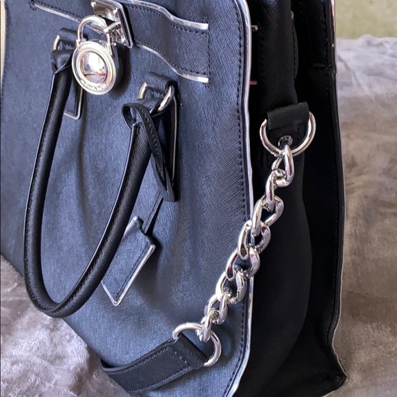 Michael Kors • Hamilton Specchio Black/Silver Tote - Picture 5 of 8